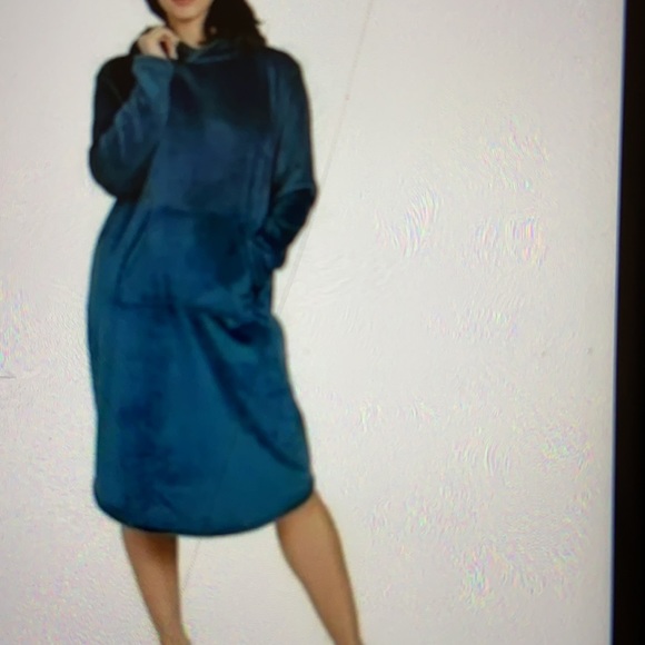 32 Degrees Super soft velour Kangaroo pocket hooded lounger - Picture 2 of 11